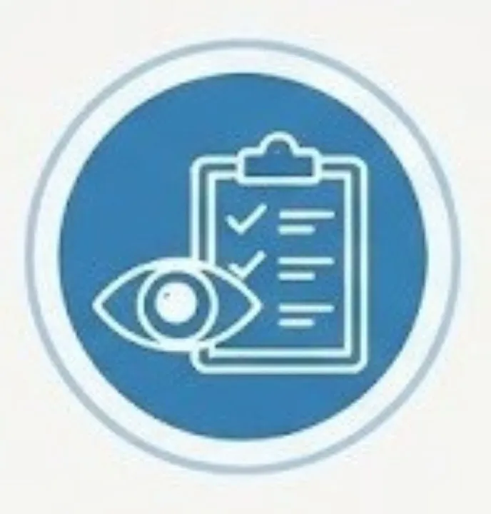 Limpieza hospitalaria: Figura de un ojo a lado de una lista en una tabla color azul con contornos color blanco.